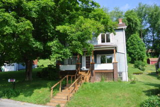 16 1st St, Collier Township, PA 15106-1605