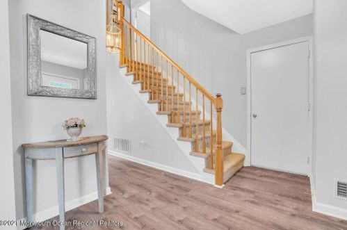 20 Kentucky Way, East Freehold NJ 07728-4612 exterior