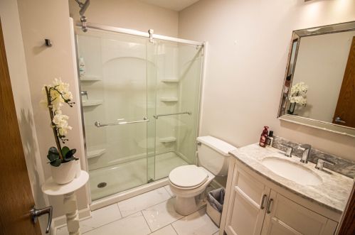 2424 Parnell Ave, Milwaukee WI 53221-4253 exterior