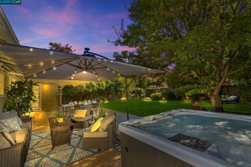 933 Santa Lucia Dr, Concord CA 94523-2366 exterior