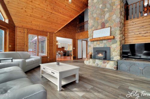 5600 Engle Rd, Middlevle MI 49333-9100 exterior