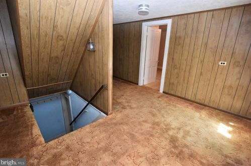 795 Abbottstown Pike, Hanover PA 17331-8235 exterior