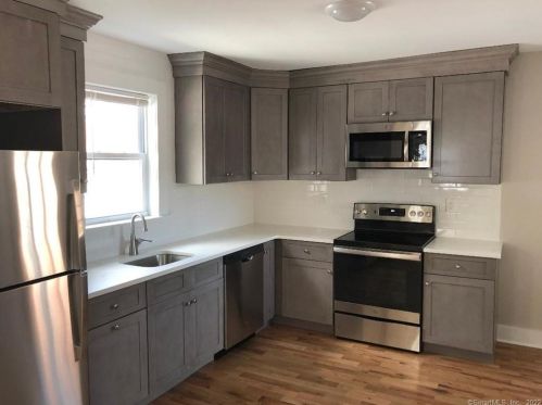 27 Derby Ave, Seymour CT 06483-3129 exterior