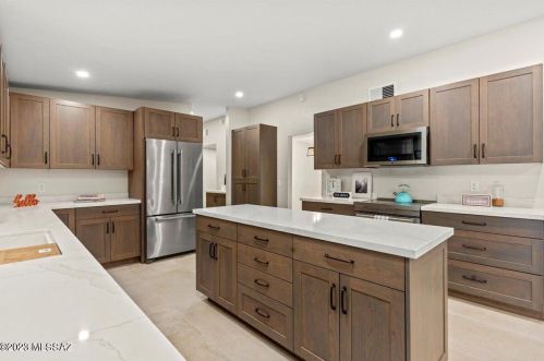 5862 Camino Arenosa, Tucson AZ  85718-4650 exterior