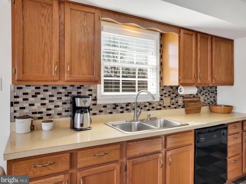 106 Cross Creek Dr, Primrose PA 17901-8727 exterior