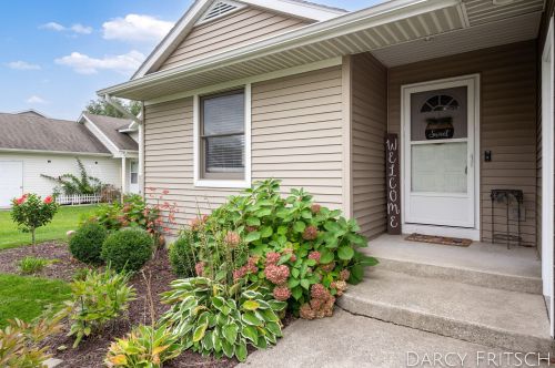 132 Haras Ct, Grand Rapids MI  49548-7973 exterior