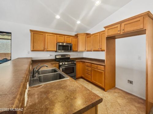 10451 Oakbrook St, Tucson AZ  85747-5965 exterior