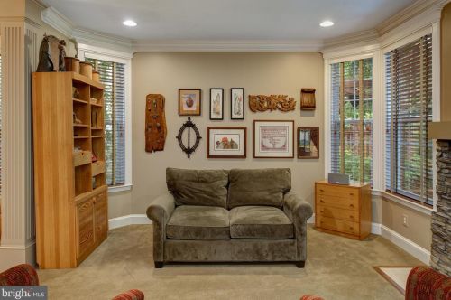 6310 Alderman Dr, Alexandria VA 22315-3730 exterior