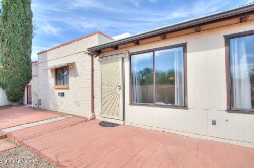 320 Paseo Chuparosas, Green Valley AZ 85614-3303 exterior