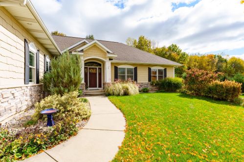 3554 Oakharbor St, Kalamazoo, MI 49009-8089