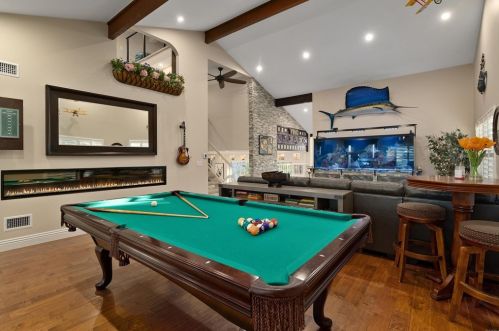 5394 Bloch St, San Diego CA 92122-4015 exterior