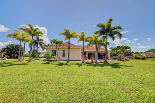 2601 Serenity Cir, Fort Pierce FL 34981-5048 exterior