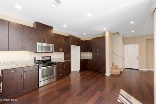 723 Forest Park Blvd, Oxnard CA 93036-5311 exterior