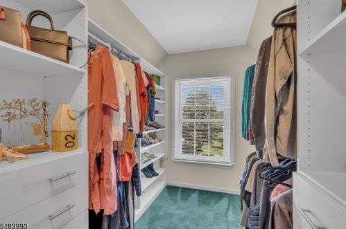 41 Heinrick Way, Bridgewater NJ 08807-5660 exterior