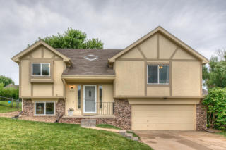 2304 Corn Dr, Omaha NE  68046-4208 exterior