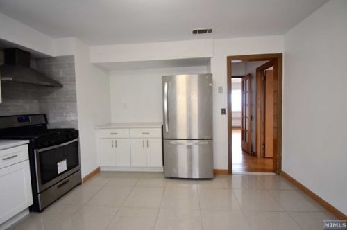 166 Morningside Ln, Palisades Park NJ exterior