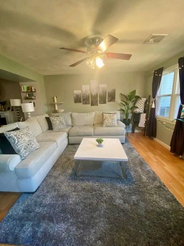 1004 Brookhaven Ln, Woonsocket, RI 02895-2783