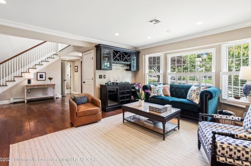 25 Crst Dr, Little Silver NJ 07739-1318 exterior