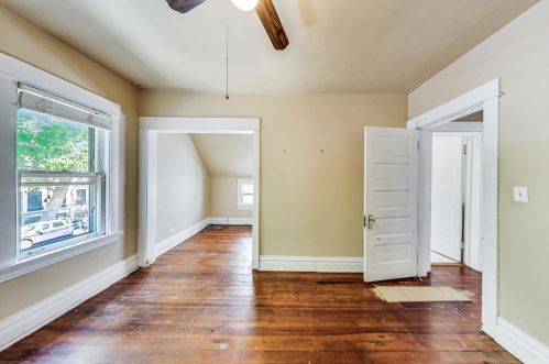 2145 Grace St, Chicago IL 60618-4901 exterior