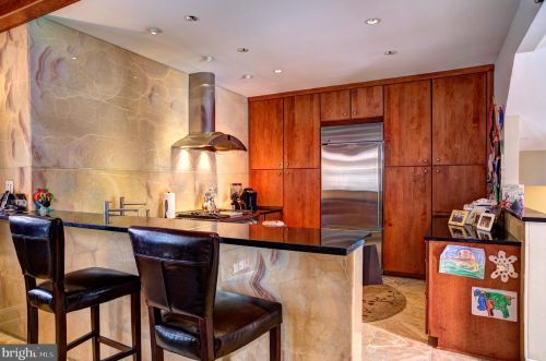 5453 Mittendorff Ln, Alexandria VA  22315-3906 exterior