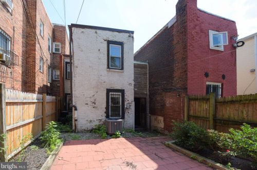 1424 10 St, Washington DC 20001-3214 exterior