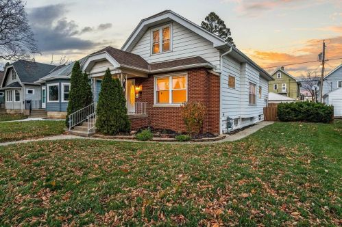 3272 Dayfield Ave, Milwaukee, WI 53207-3110