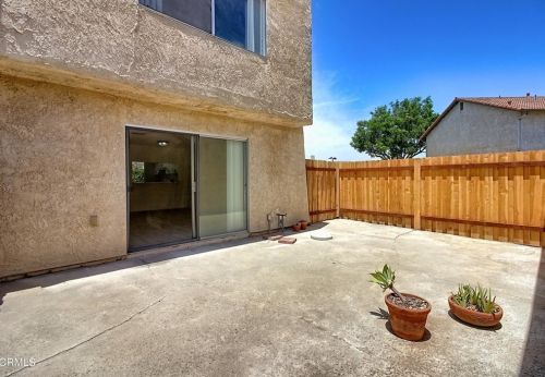 3131 Kelp Ln, Oxnard CA 93035-1665 exterior