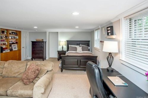 35 School St, Armonk NY 10504-1924 exterior