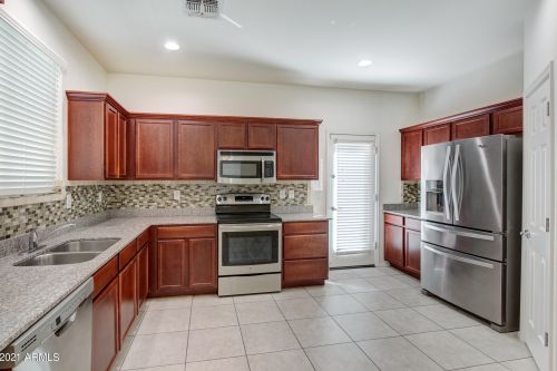 2694 73 Dr, Phoenix AZ 85043-2044 exterior