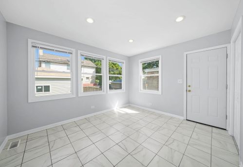 6538 Foster Ave, Chicago IL  60656-2245 exterior