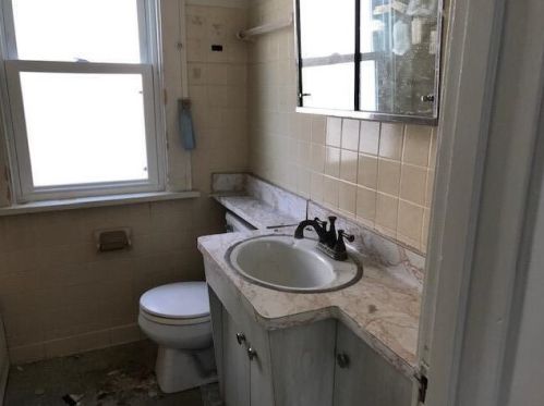 1607 56th St, Milwaukee WI  53214-5256 exterior