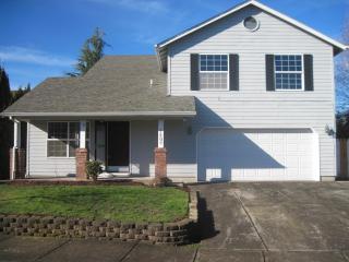 7405 Parkplace Dr, Salem OR  97303-7851 exterior