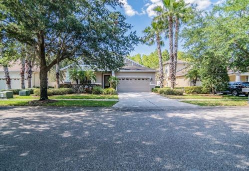 8028 Hampton Lake Dr, Tampa FL  33647-3558 exterior