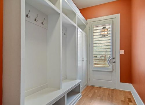 3896 Flowerland Dr, Atlanta GA exterior