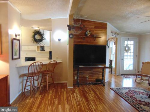 2611 Mahantongo St, Primrose, PA 17901-3144