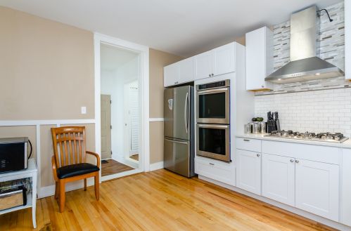 7942 Kenwood Ave, Chicago IL  60619-3411 exterior