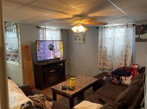 38 Irving St, Providence RI 02904-4752 exterior