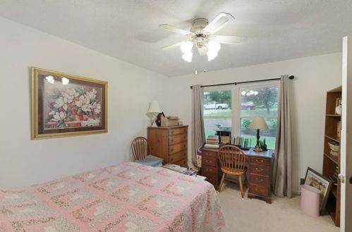 6828 Lockridge Dr, Atlanta GA 30360-1515 exterior