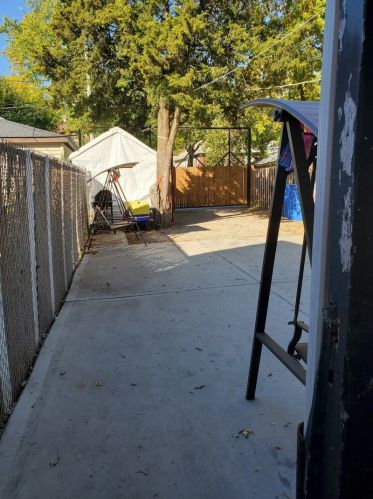 7222 Marshfield Ave, Chicago IL 60636-3809 exterior