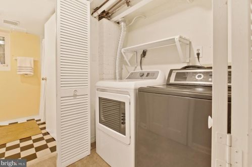 404 7 St, Washington DC 20024-2576 exterior