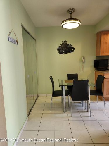 278 Bishop Ct, Old Bridge, NJ 08857-3257