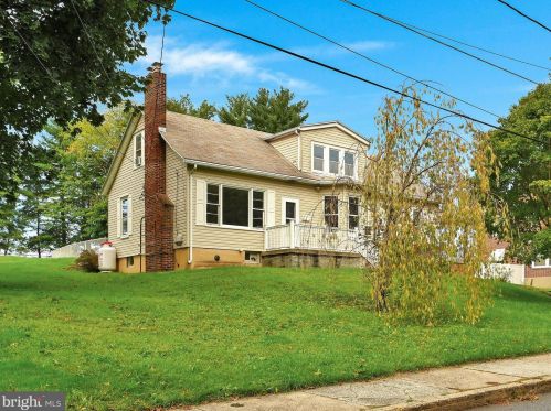 1740 Elk Ave, Primrose, PA 17901-2121