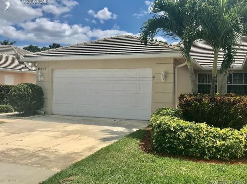 1514 Amherst Dr, Fort Pierce, FL 34986-1881