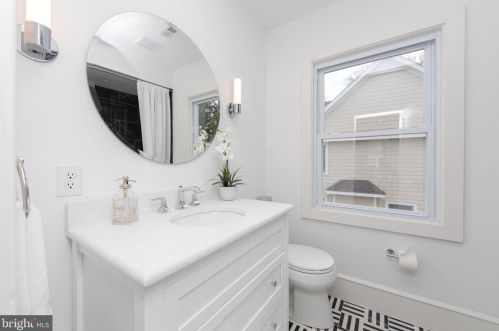 281 Rhoads Ave, Tavistock NJ  08033-1470 exterior