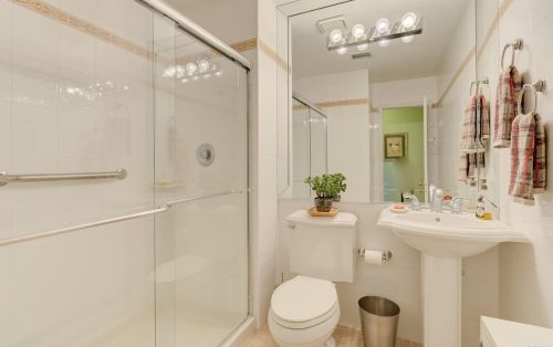 10 Northgate Ct, Huntington Station NY  11747-3046 exterior