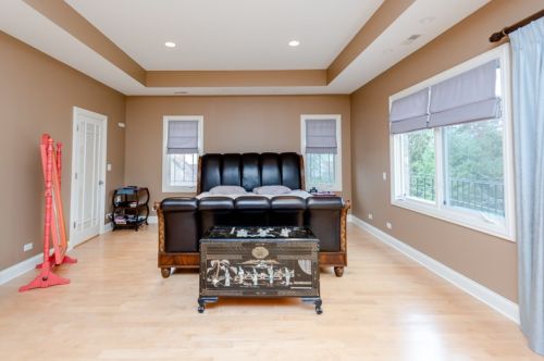 6923 Kenton Ave, Chicago IL 60712-2429 exterior