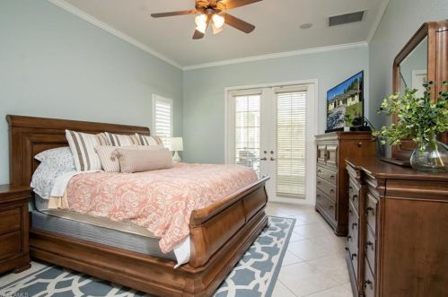 2661 2 St, Naples FL 34120-1389 exterior