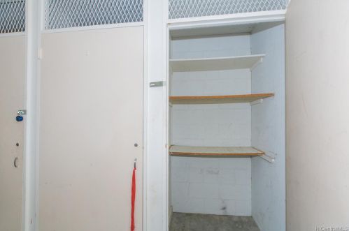 1670 Kalakaua Ave, Honolulu HI 96826-2451 exterior