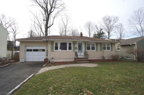 884 Milton Blvd, Rahway NJ  07065-1728 exterior