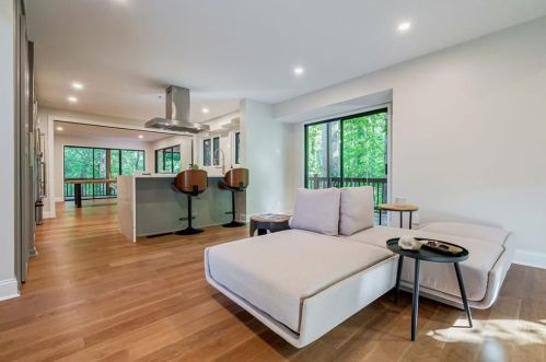 620 Colebrook Ct, Atlanta GA  30327-4710 exterior